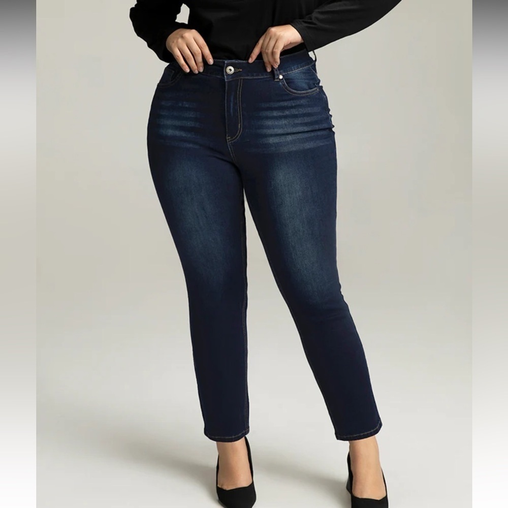 BloomChic Plain Straight Leg Pocket High Rise Jeans size M ( us 10)